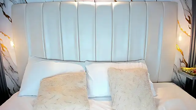 AvyMilton online show from 10-16-25, 11:44