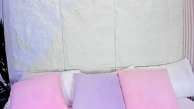 AvyMilton online show from 11-29-25, 11:35