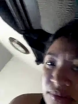 SINUECASTILLO online show from 10-08-25, 11:30