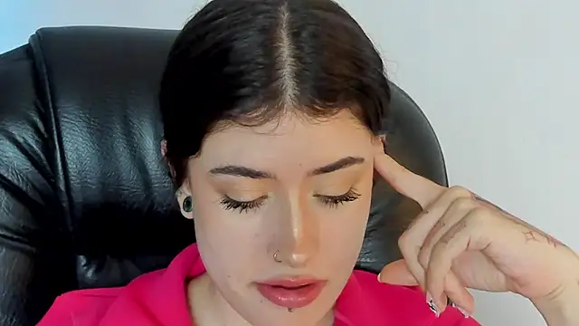 melody suarez online show from 01-10-25, 01:42