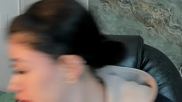 melody suarez online show from 02-08-25, 08:31