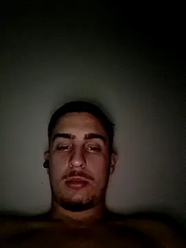 Snapshot of Ribeiro2313 chatting on 05-15-26, 01:12 Ribeiro2313 online show from 05-15-26, 01:12
