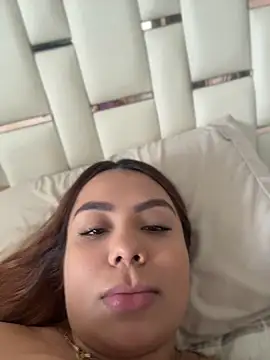 Snapshot of valeria2019hot chatting on 05-01-26, 04:33 valeria2019hot online show from 05-01-26, 04:33