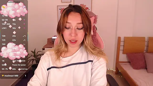 Snapshot of Dahlia__espresso chatting on 02-10-26, 08:24 Dahlia espresso online show from 02-10-26, 08:24