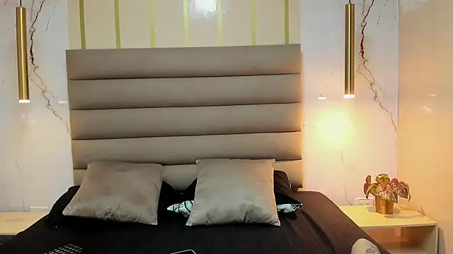 MelaniieRoux online show from 03-08-25, 01:50