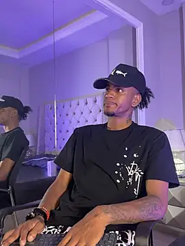 AaronCruz  online show from 02-08-25, 07:38