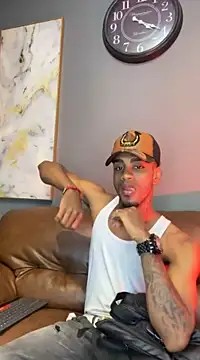 AaronCruz  online show from 02-13-25, 01:15