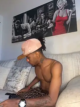 AaronCruz  online show from 02-14-25, 04:37