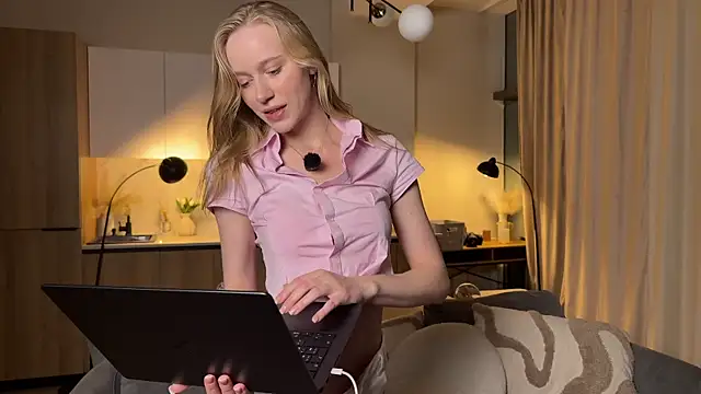 PollyAgata online show from 06-09-26, 07:14