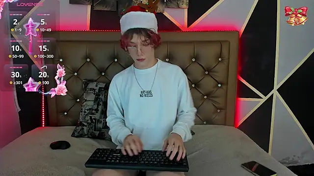 Snapshot of Max_lover1 chatting on 12-24-24, 03:26 Max lover1 online show from 12-24-24, 03:26