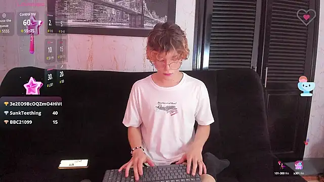 Snapshot of Max_lover1 chatting on 02-03-25, 05:03 Max lover1 online show from 02-03-25, 05:03
