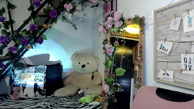 luna sky83 online show from 07-04-26, 05:57