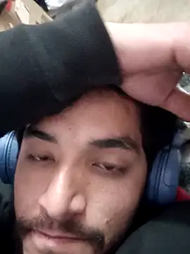 Snapshot of nskgenz chatting on 12-17-25, 09:10 nskgenz online show from 12-17-25, 09:10