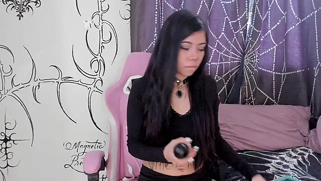 AlyRoses online show from 06-17-26, 04:19