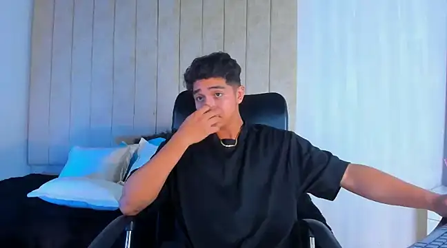 Muichiro tokito1 online show from 02-05-25, 03:45