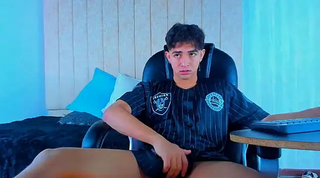 Muichiro tokito1 online show from 03-17-25, 04:29