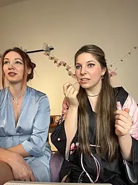 Snapshot of Annie_aww chatting on 03-22-25, 09:21 Annie aww online show from 03-22-25, 09:21