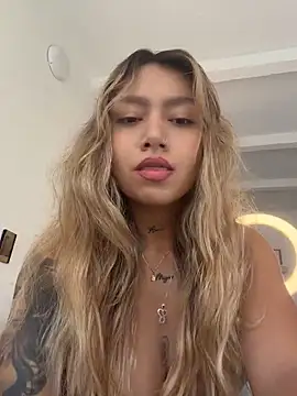 amanda-medrano1 online show from 05-28-26, 01:52