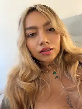 amanda-medrano1 online show from 07-28-26, 03:21