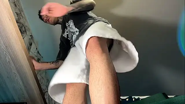 Snapshot of Saturno_v chatting on 01-10-25, 11:18 Saturno v online show from 01-10-25, 11:18