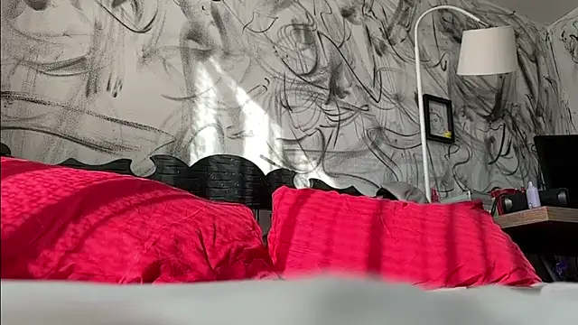 Snapshot of Saturno_v chatting on 01-12-25, 08:47 Saturno v online show from 01-12-25, 08:47