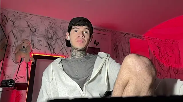 Snapshot of Saturno_v chatting on 02-04-25, 11:49 Saturno v online show from 02-04-25, 11:49