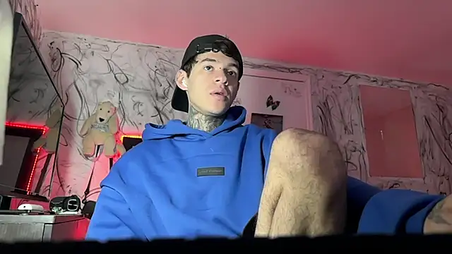 Snapshot of Saturno_v chatting on 02-05-25, 01:33 Saturno v online show from 02-05-25, 01:33