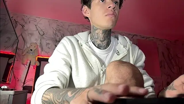 Snapshot of Saturno_v chatting on 02-11-25, 08:20 Saturno v online show from 02-11-25, 08:20