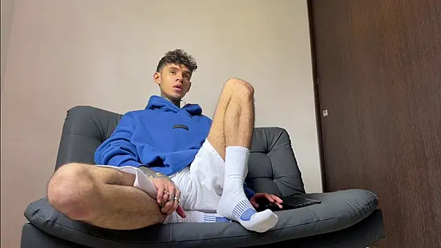 Snapshot of Saturno_v chatting on 03-04-25, 03:15 Saturno v online show from 03-04-25, 03:15