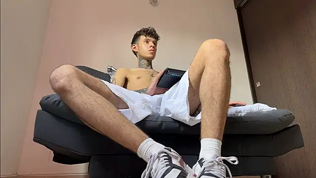 Snapshot of Saturno_v chatting on 03-10-25, 09:51 Saturno v online show from 03-10-25, 09:51