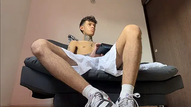 Snapshot of Saturno_v chatting on 03-11-25, 05:13 Saturno v online show from 03-11-25, 05:13