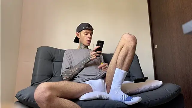 Snapshot of Saturno_v chatting on 03-16-25, 12:55 Saturno v online show from 03-16-25, 12:55