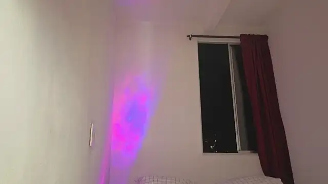 Snapshot of Saturno_v chatting on 09-13-25, 12:10 Saturno v online show from 09-13-25, 12:10