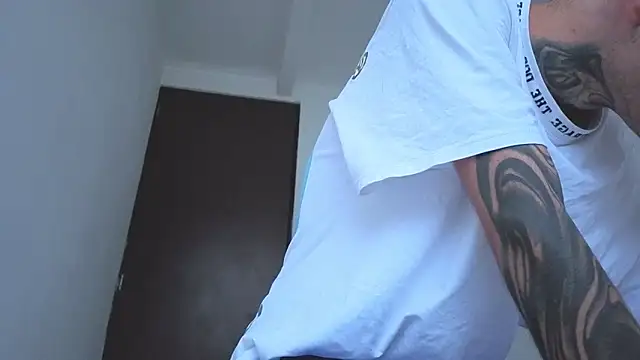 Snapshot of Saturno_v chatting on 09-29-25, 10:53 Saturno v online show from 09-29-25, 10:53