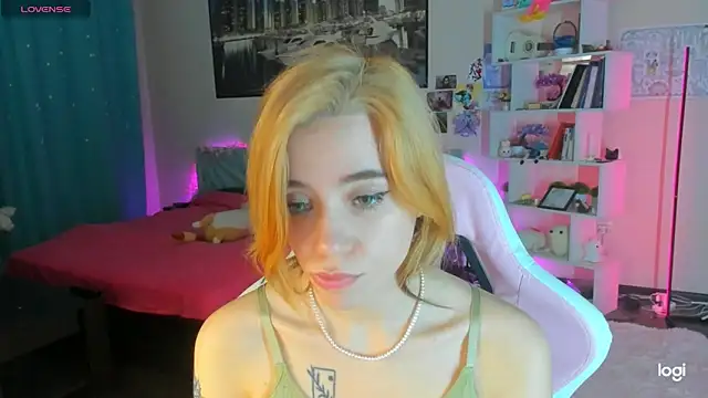 Snapshot of Ramona_Johnson chatting on 02-03-25, 03:31 Ramona Johnson online show from 02-03-25, 03:31