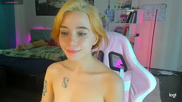 Snapshot of Ramona_Johnson chatting on 02-03-25, 10:25 Ramona Johnson online show from 02-03-25, 10:25