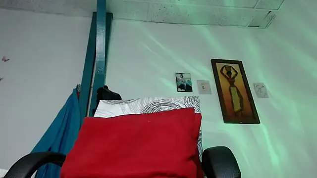 Sexy-Favgirl online show from 04-24-26, 09:34