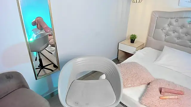 Snapshot of escarleth__ chatting on 10-07-25, 12:57 escarleth online show from 10-07-25, 12:57