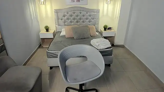 Snapshot of escarleth__ chatting on 11-15-25, 12:45 escarleth online show from 11-15-25, 12:45