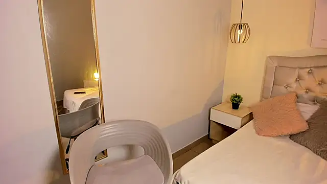 Snapshot of escarleth__ chatting on 11-18-25, 12:20 escarleth online show from 11-18-25, 12:20