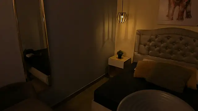 Snapshot of escarleth__ chatting on 11-20-25, 12:16 escarleth online show from 11-20-25, 12:16