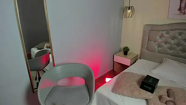 Snapshot of escarleth__ chatting on 11-21-25, 12:37 escarleth online show from 11-21-25, 12:37