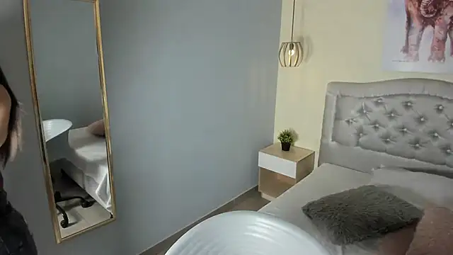 Snapshot of escarleth__ chatting on 11-25-25, 12:38 escarleth online show from 11-25-25, 12:38