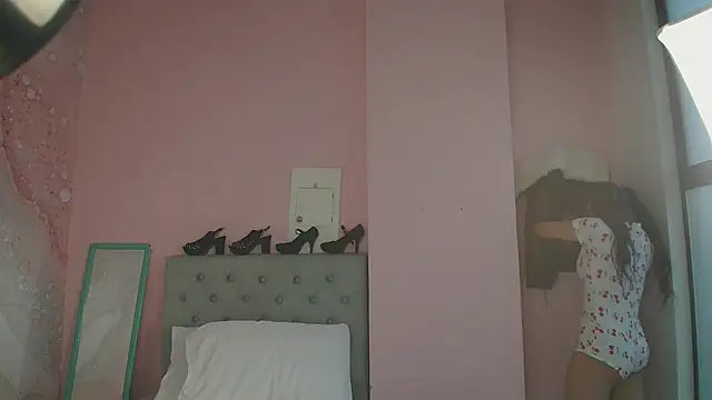 soyzarahtorres online show from 01-12-25, 11:04