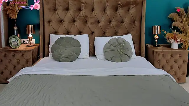 CalyMoon online show from 04-01-26, 12:17