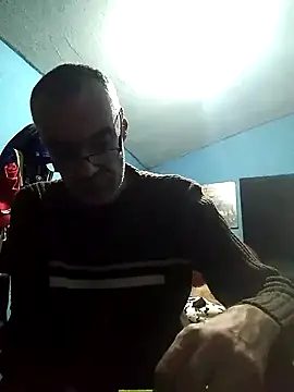 hugosafado333 online show from 12-21-24, 07:35