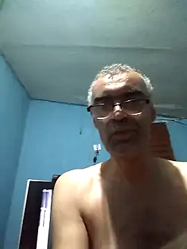 hugosafado333 online show from 01-26-25, 04:20