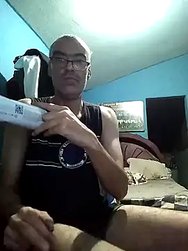 hugosafado333 online show from 02-28-25, 03:37