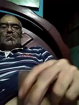 hugosafado333 online show from 03-10-25, 06:49