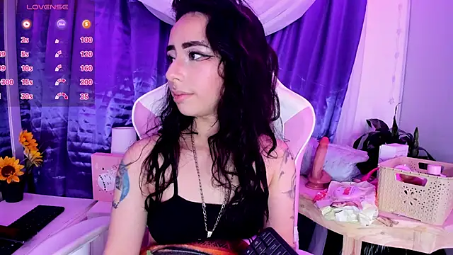 Snapshot of hanna__azumi chatting on 01-15-25, 06:54 hanna azumi online show from 01-15-25, 06:54